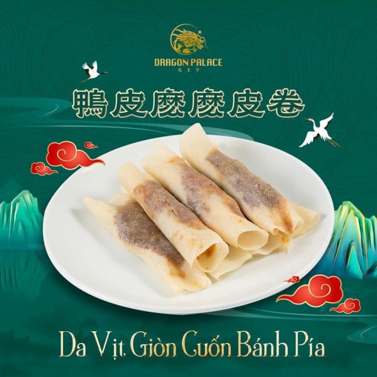 Bánh tráng cuốn thịt vịt vàng óng tái hiện trọn vẹn nét tinh tế trong văn hóa ẩm thực Bắc Kinh, nơi hương vị và nghệ thuật thưởng thức hòa quyện hoàn hảo.