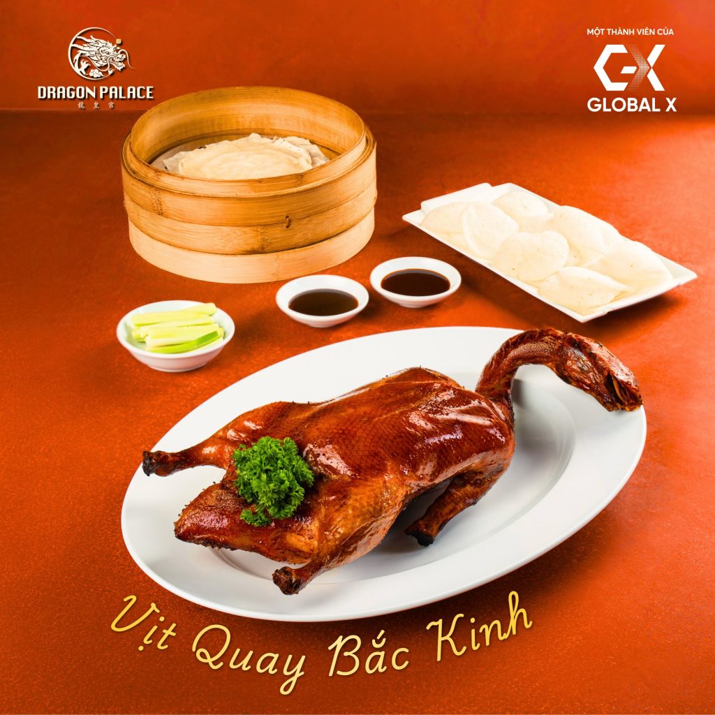 Trải nghiệm trọn vẹn hương vị vịt quay Bắc Kinh thượng hạng qua cách trình bày tinh tế.